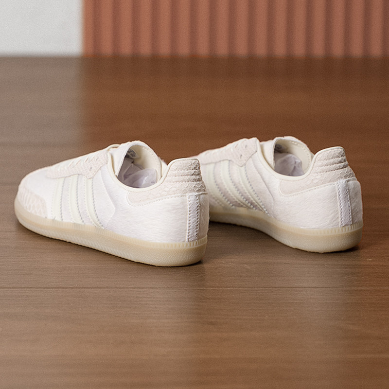 アディダス SAMBA OG W IH9148 レトロファー - Adidas Shoes Samba のレビューと価格